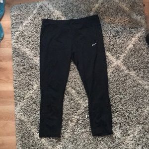 Black Capri Nike leggings